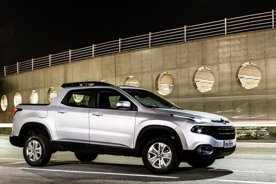 Fiat Toro Freedom 1.8 Flex AT6 2016 года  (фото 27 из 32)